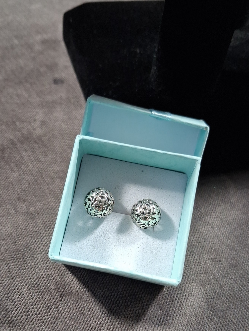 925 Sterling Silver Marked 1cm Floral Filigree Dome Pierced Earrings VG
